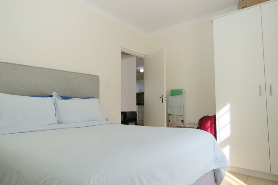 To Let 2 Bedroom Property for Rent in Parklands Western Cape
